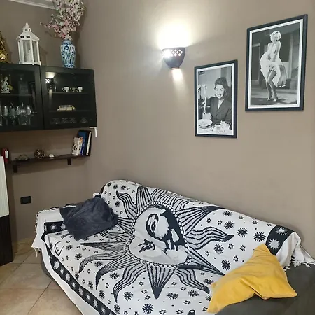 Sunday Sweet Apartman